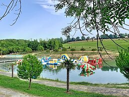 Escape Near Monclar-de-quercy Lake
