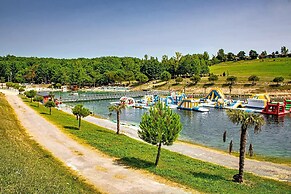 Escape Near Monclar-de-quercy Lake