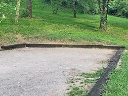 Escape Near Monclar-de-quercy Lake