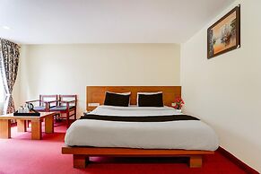 Deluxeabirami Grand Inn
