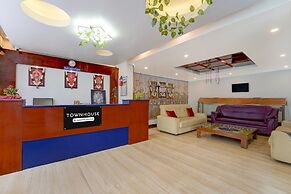 Deluxeabirami Grand Inn