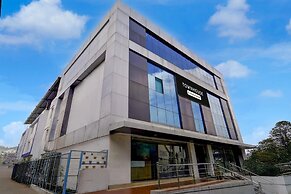 Deluxeabirami Grand Inn