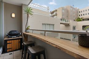 Spacious 1 Bed Near Manly Beach