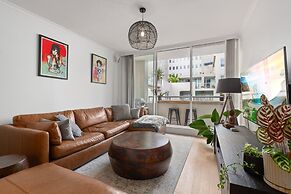 Spacious 1 Bed Near Manly Beach