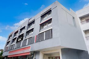 Classic With Balconyhotel Town Plaza