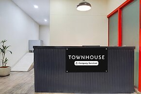 Classic With Balconyhotel Town Plaza