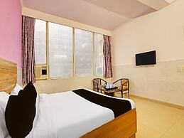 Deluxehotel Dhruv