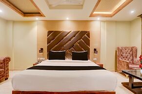Deluxethe Golden Crown Hotel