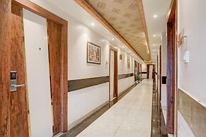 Deluxethe Golden Crown Hotel