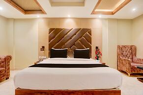 Deluxethe Golden Crown Hotel
