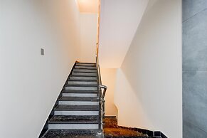 Deluxekhajaguda Premium Suites