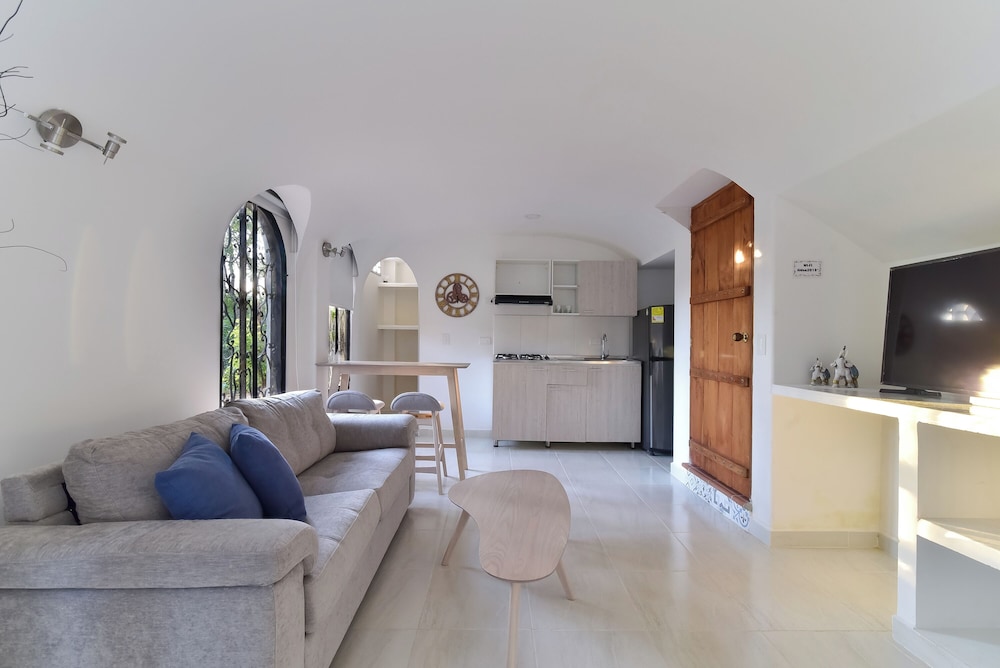 Aldea Bella Boutique
