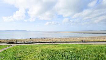 Ocean View - 2 Bedroom Apt - Llanelli