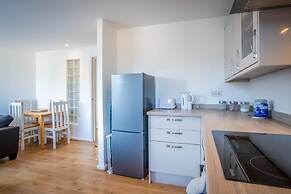 Ocean View - 2 Bedroom Apt - Llanelli
