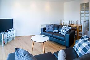 Ocean View - 2 Bedroom Apt - Llanelli