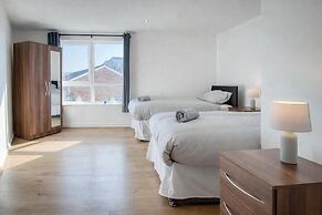 Ocean View - 2 Bedroom Apt - Llanelli