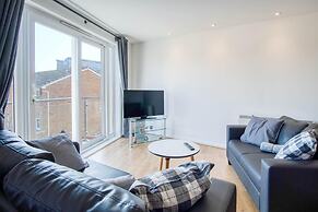 Ocean View - 2 Bedroom Apt - Llanelli