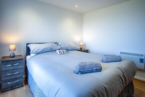 Ocean View - 2 Bedroom Apt - Llanelli