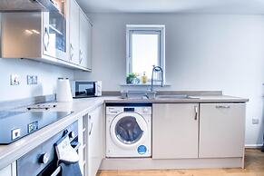 Ocean View - 2 Bedroom Apt - Llanelli