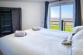 Ocean View - 2 Bedroom Apt - Llanelli