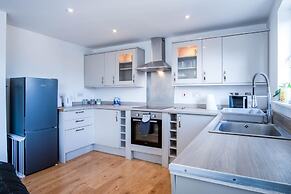 Ocean View - 2 Bedroom Apt - Llanelli