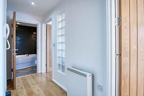 Ocean View - 2 Bedroom Apt - Llanelli