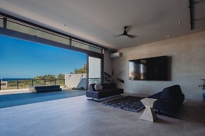 Luxury Villa Maeda 2