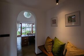 Avora Lake Villas