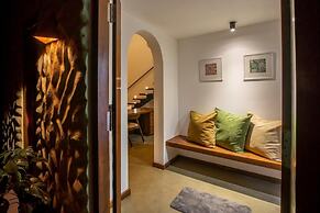 Avora Lake Villas