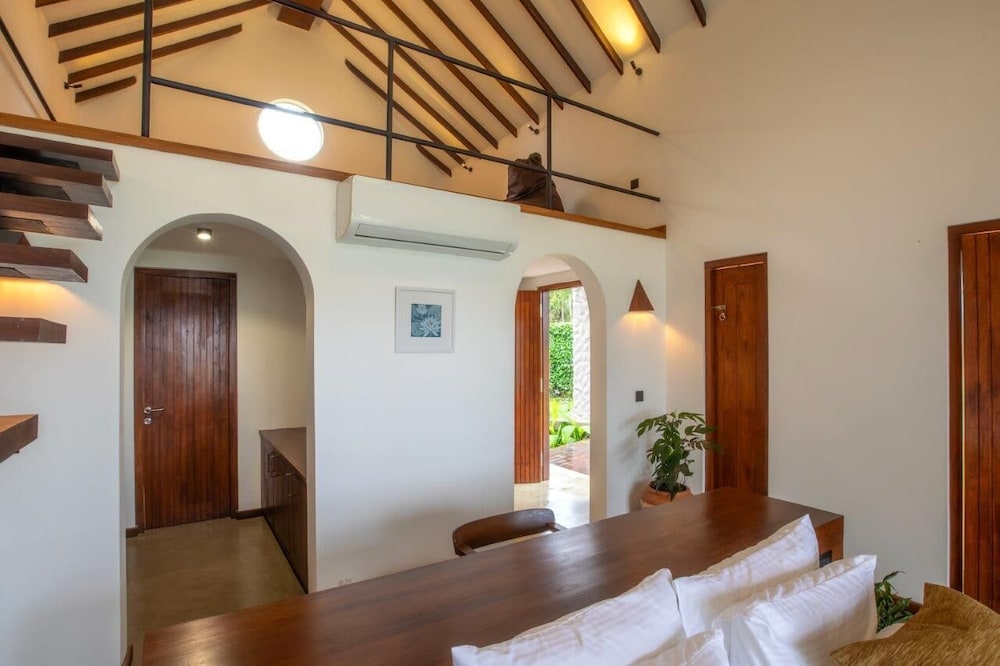 Avora Lake Villas