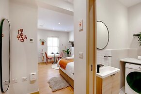 Lindenstone Apartments