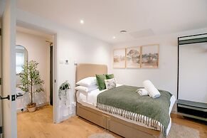 Lindenstone Apartments