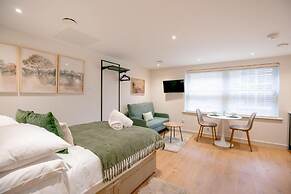 Lindenstone Apartments