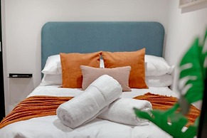 Lindenstone Apartments