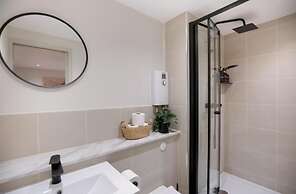 Lindenstone Apartments