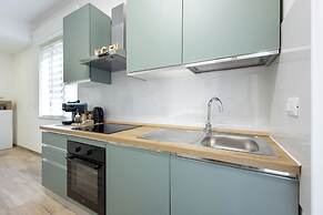 Nadia Flat - 10 minutes from the beach
