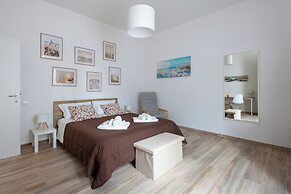 Nadia Flat - 10 minutes from the beach