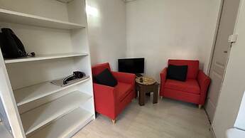 Petit Studio au 1er du th tre