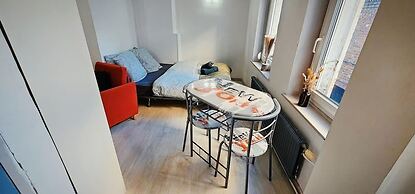 Petit Studio au 1er du th tre