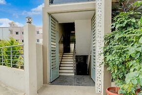Deluxesrs Boarding and Lodging