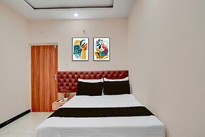 Deluxesrs Boarding and Lodging