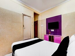 Deluxeg.s Residency