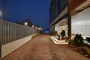 Click Hotels Lite Chakan