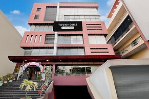 Deluxemadhura Inn