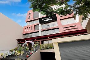 Deluxemadhura Inn