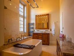 7-bedroom Tarn Villa With Spa