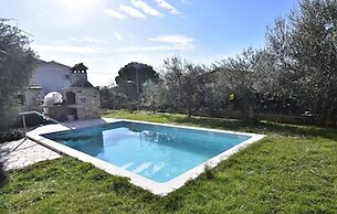 Flat With Shared Pool in Fiorini