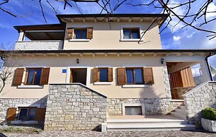 Flat With Shared Pool in Fiorini
