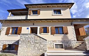 Flat With Shared Pool in Fiorini
