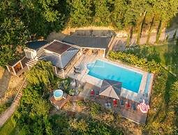 French Villa With Pool & Games Room